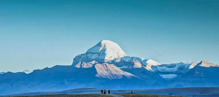 15 Days Saga Dawa Kailash Everest Tour